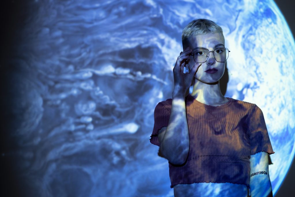 THE FUTURE OF HUMANITY: HOW TECHNOLOGY AND SOCIETY MAY EVOLVE OVER THE NEXT CENTURY